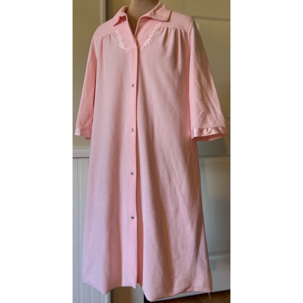 Vintage 1980s Bubblegum Pink Vanity Fair Velvety Micro-fleece Nightgown/Robe